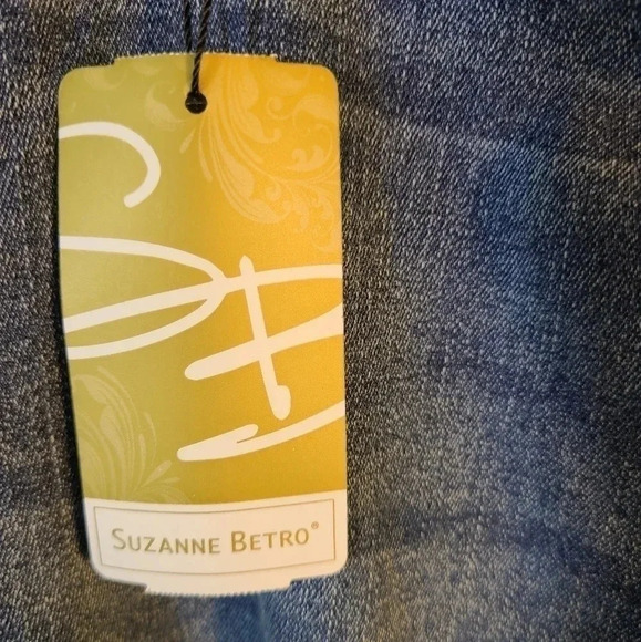 SUZANNE Betro Jean Shorts - Picture 6 of 9